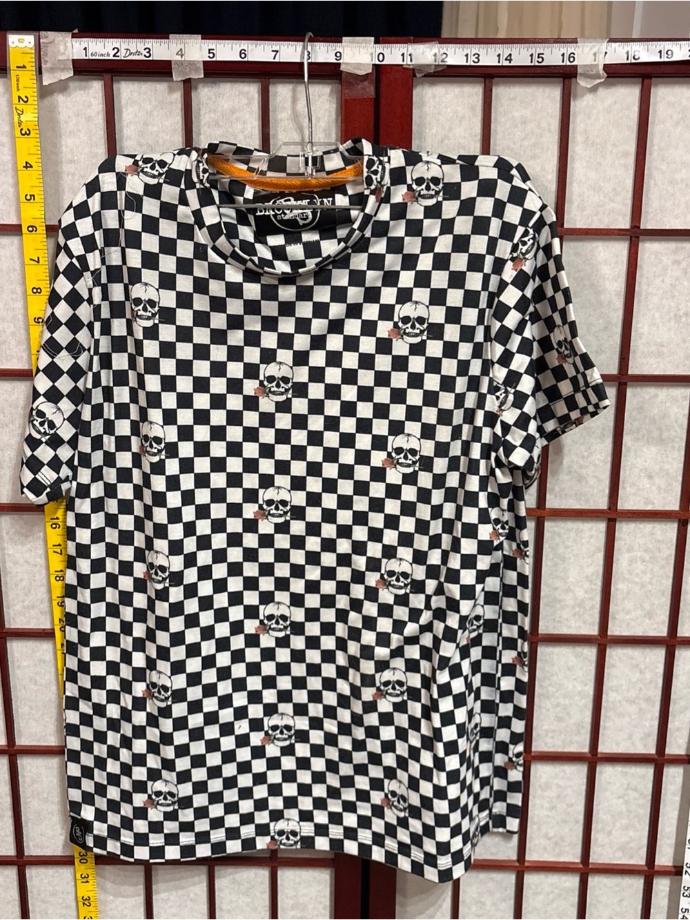 Checkerboard Skull Short-Sleeve Tee - Black/White